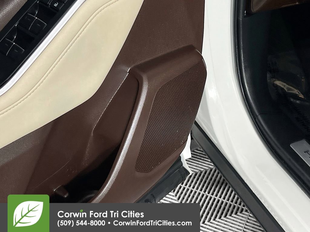 Used 2021 Toyota Highlander Limited image 12