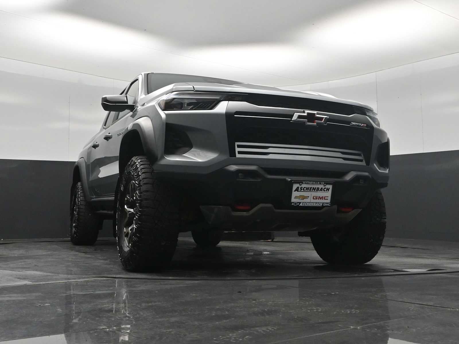 Used 2024 Chevrolet Colorado ZR2 w/ ZR2 Convenience Package III AWD/4WD image 19