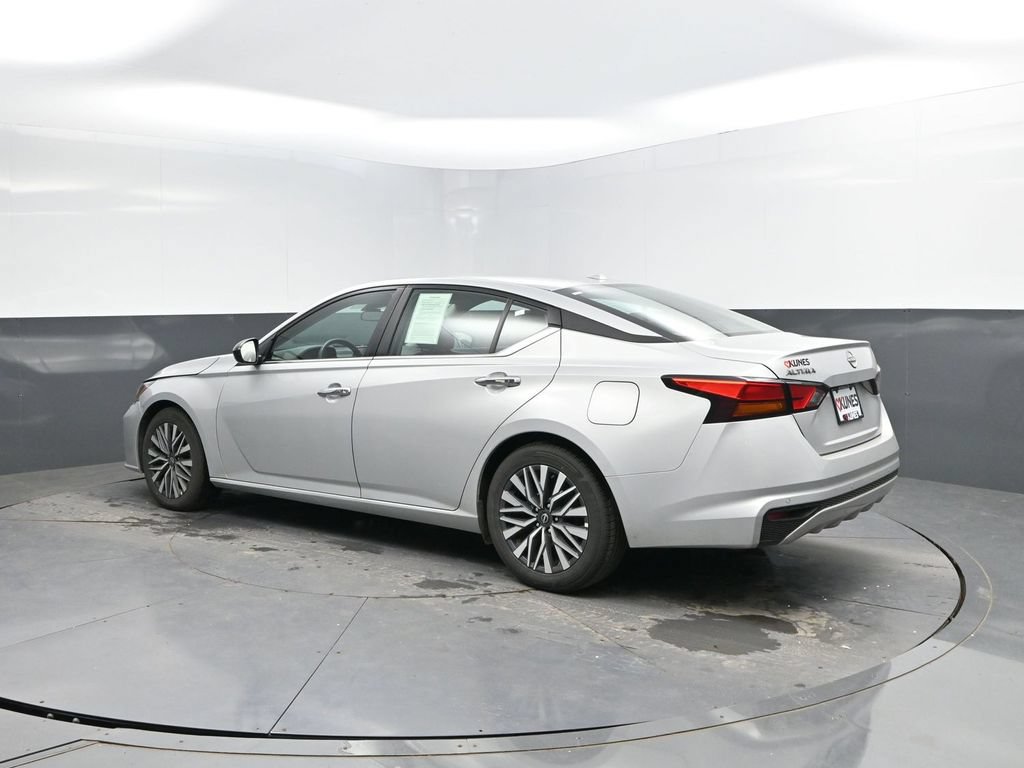 Used 2025 Nissan Altima 2.5 SV FWD image 5