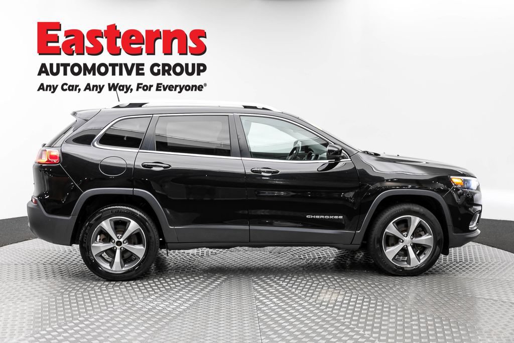 Used 2021 Jeep Cherokee Limited w/ Mopar Interior Package AWD/4WD image 4