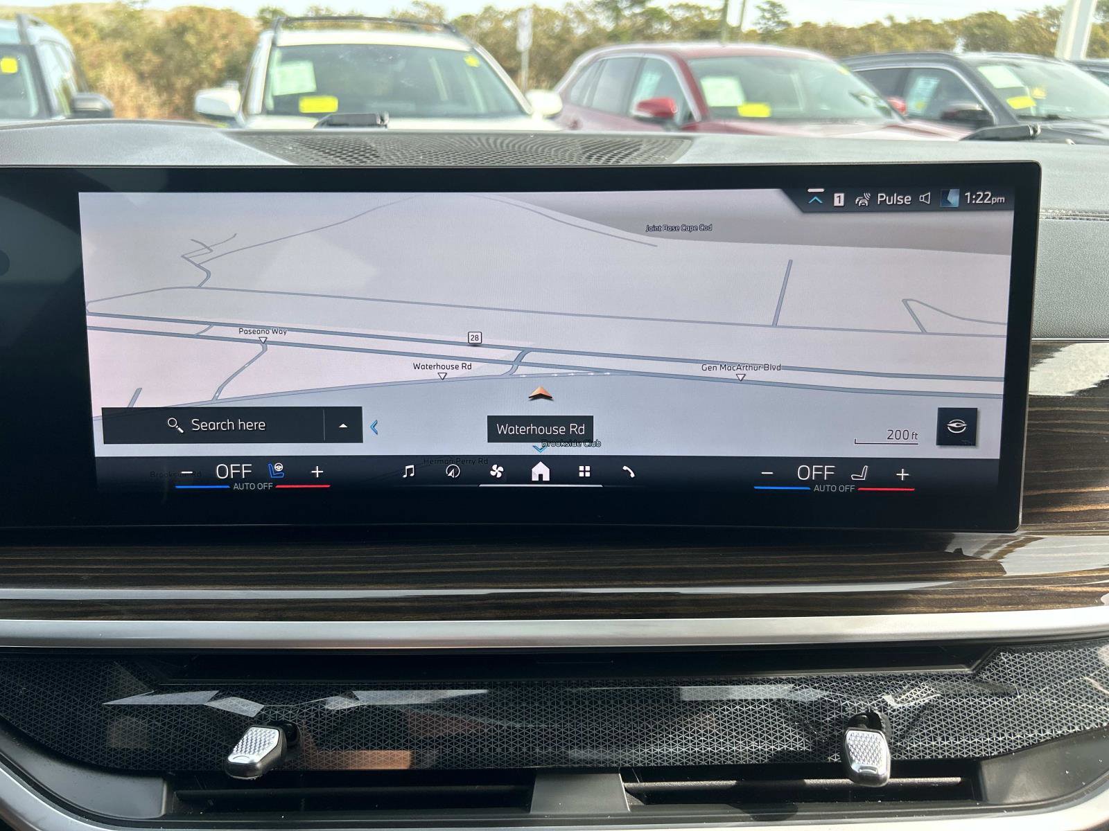 Used 2024 BMW X7 xDrive40i w/ Premium Package image 30