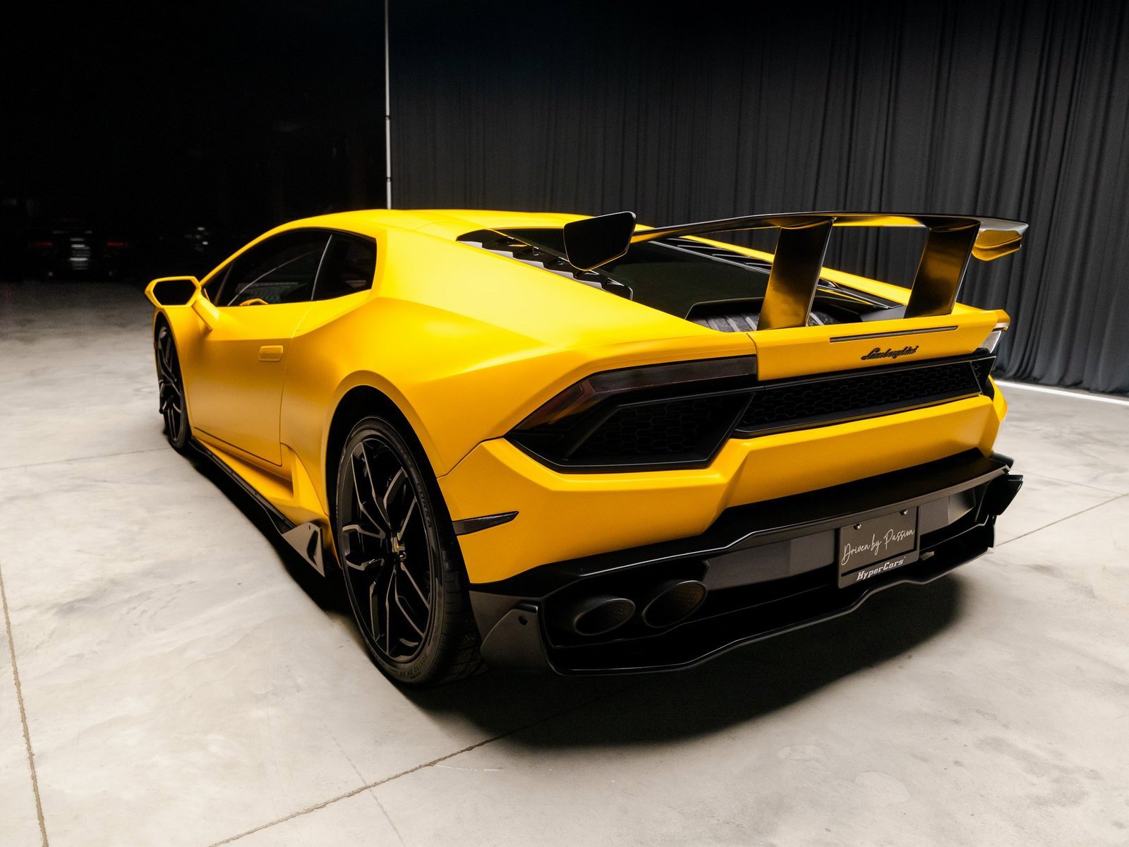 Used 2016 Lamborghini Huracan LP 580-2 image 12