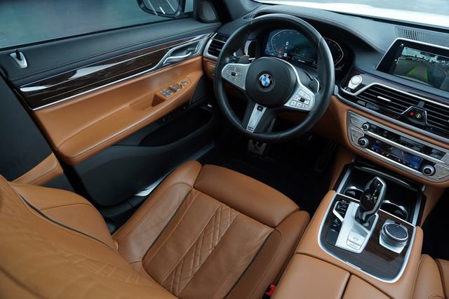 Used 2022 BMW 740i w/ M Sport Package RWD image 23