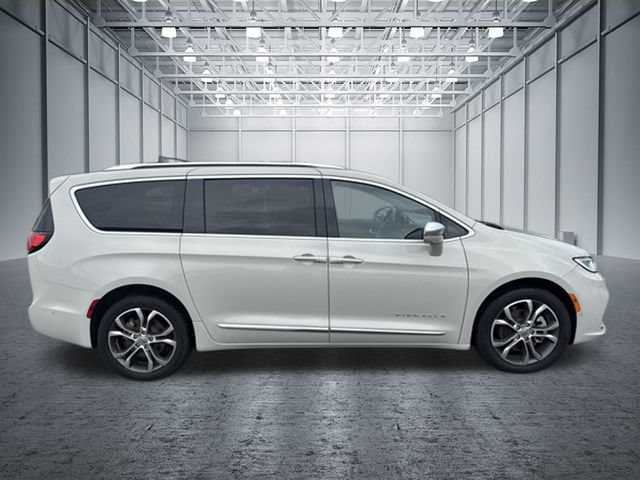 Used 2021 Chrysler Pacifica Pinnacle AWD/4WD image 6