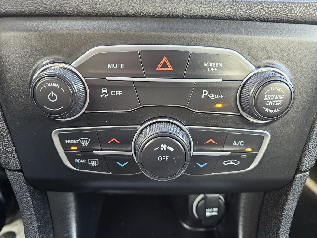 Used 2023 Dodge Charger SXT image 24