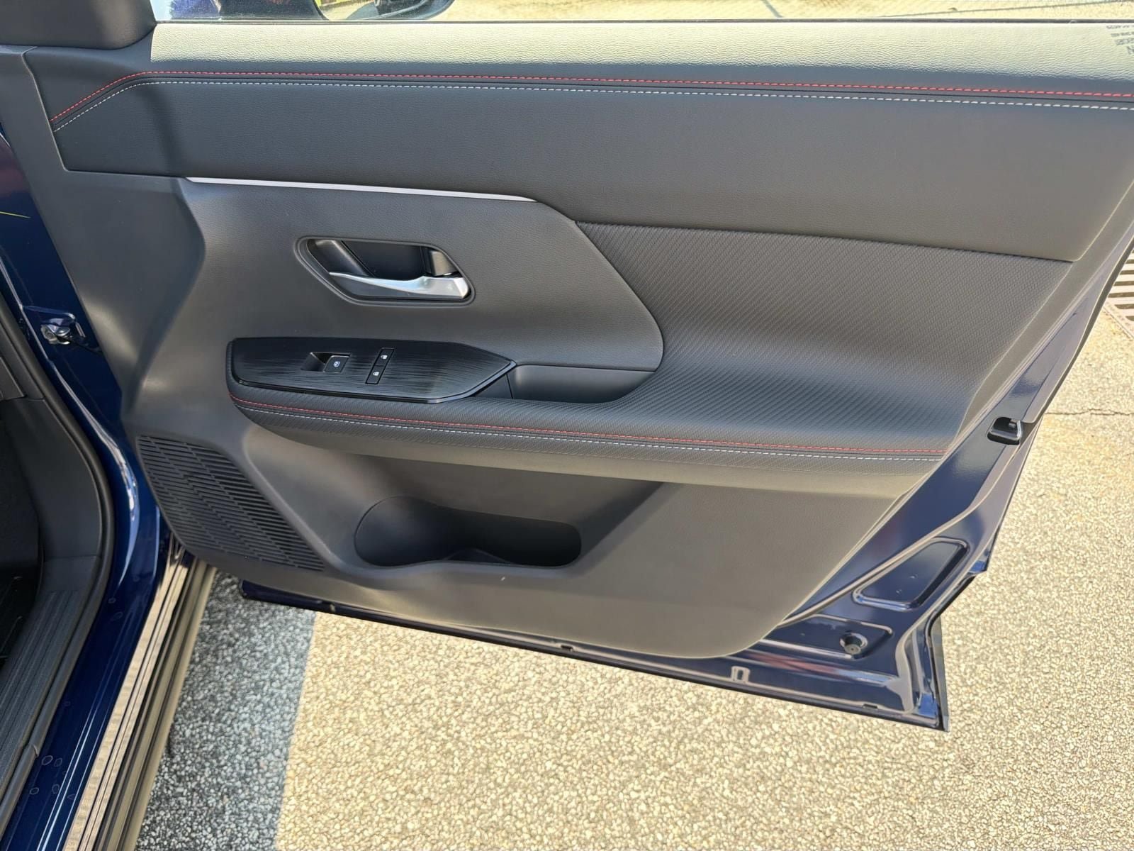 Used 2026 Nissan Kicks SR FWD image 14