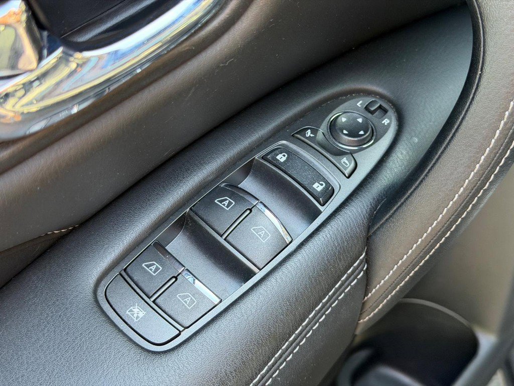 Used 2022 INFINITI QX80 Luxe w/ All-Season Package AWD/4WD image 17