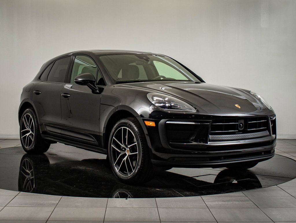 Certified 2024 Porsche Macan image 10