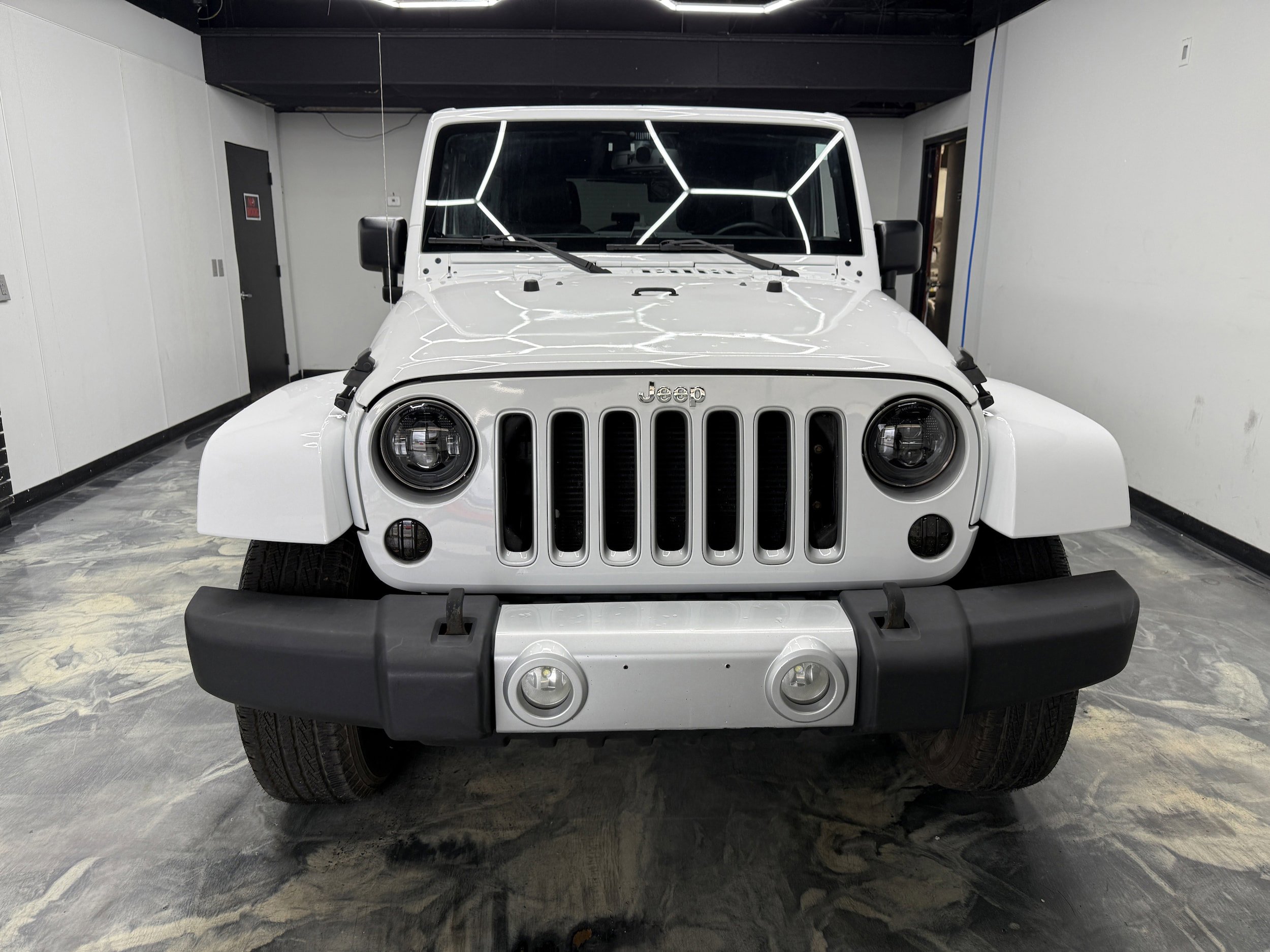 Used 2017 Jeep Wrangler Unlimited Sahara w/ Max Tow Package AWD/4WD image 7