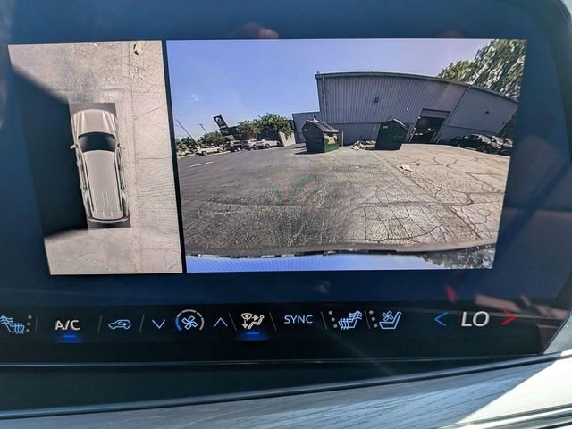Used 2025 Chevrolet Tahoe Premier w/ Sun And Tow Package AWD/4WD image 24