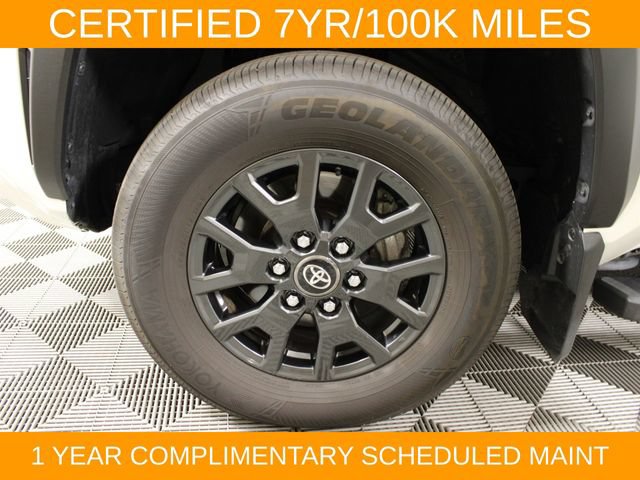Used 2025 Toyota 4Runner SR5 AWD/4WD image 26