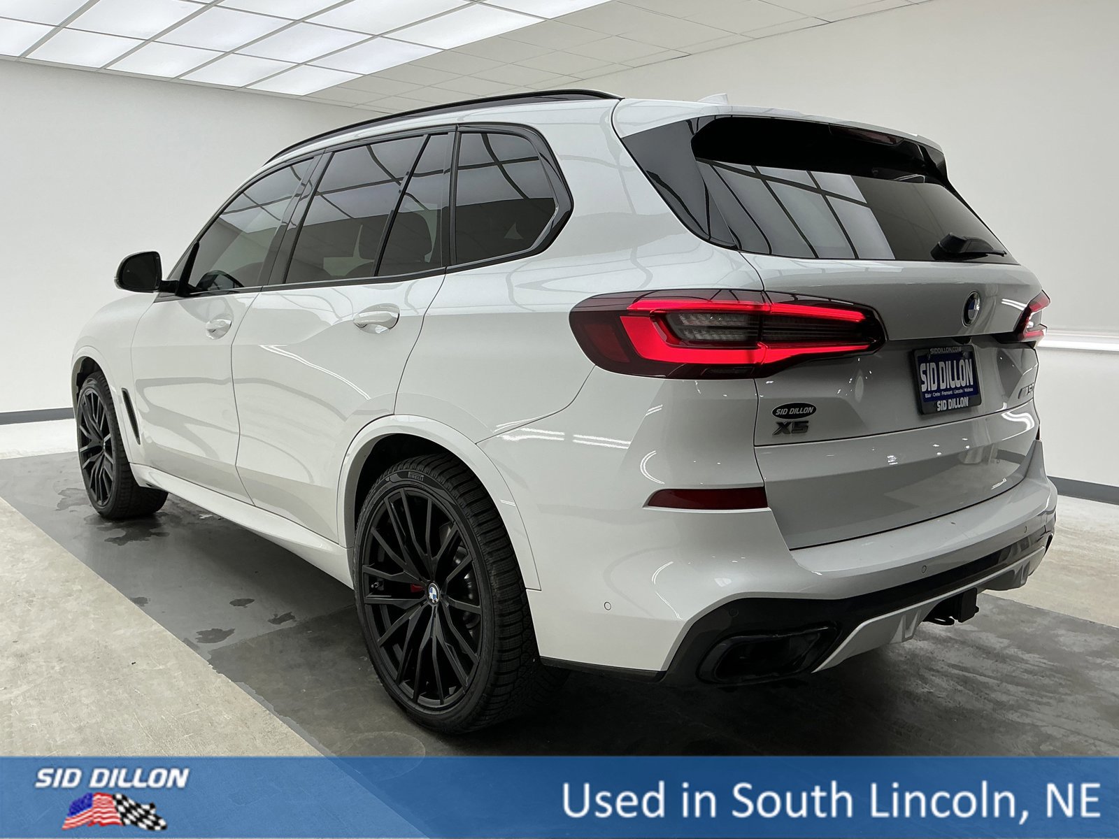 Used 2021 BMW X5 M50i w/ Executive Package image 6