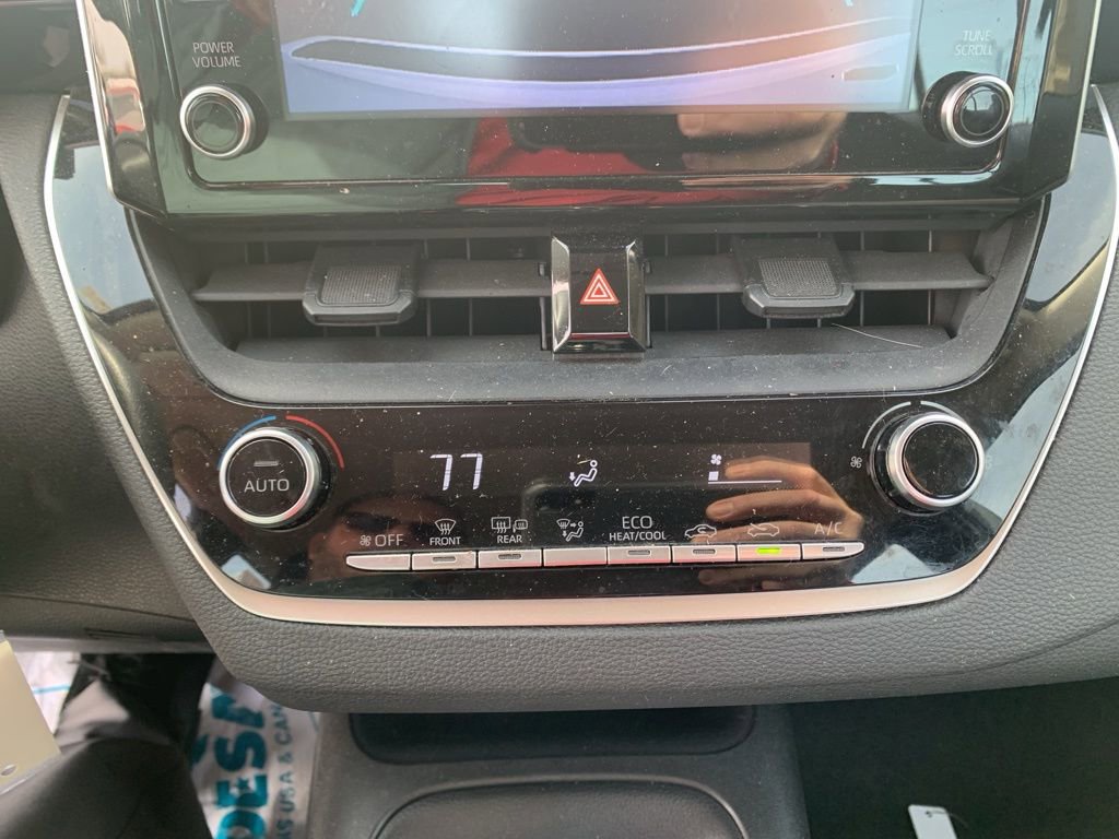 Used 2020 Toyota Corolla LE image 24