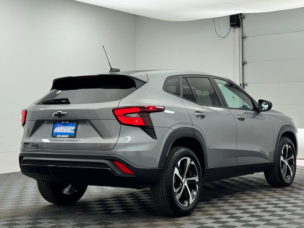 Used 2024 Chevrolet Trax RS image 7