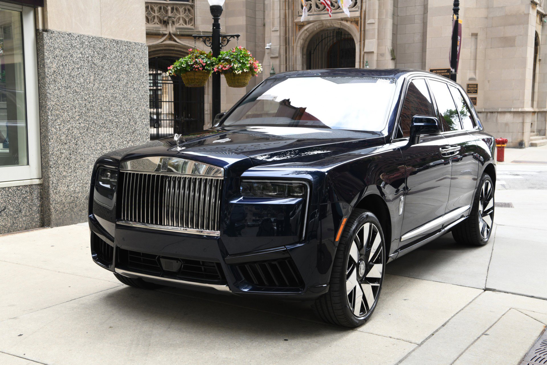 New 2025 Rolls-Royce Cullinan image 1