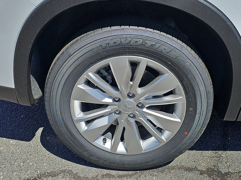 New 2026 Mitsubishi Outlander ES AWD/4WD image 5