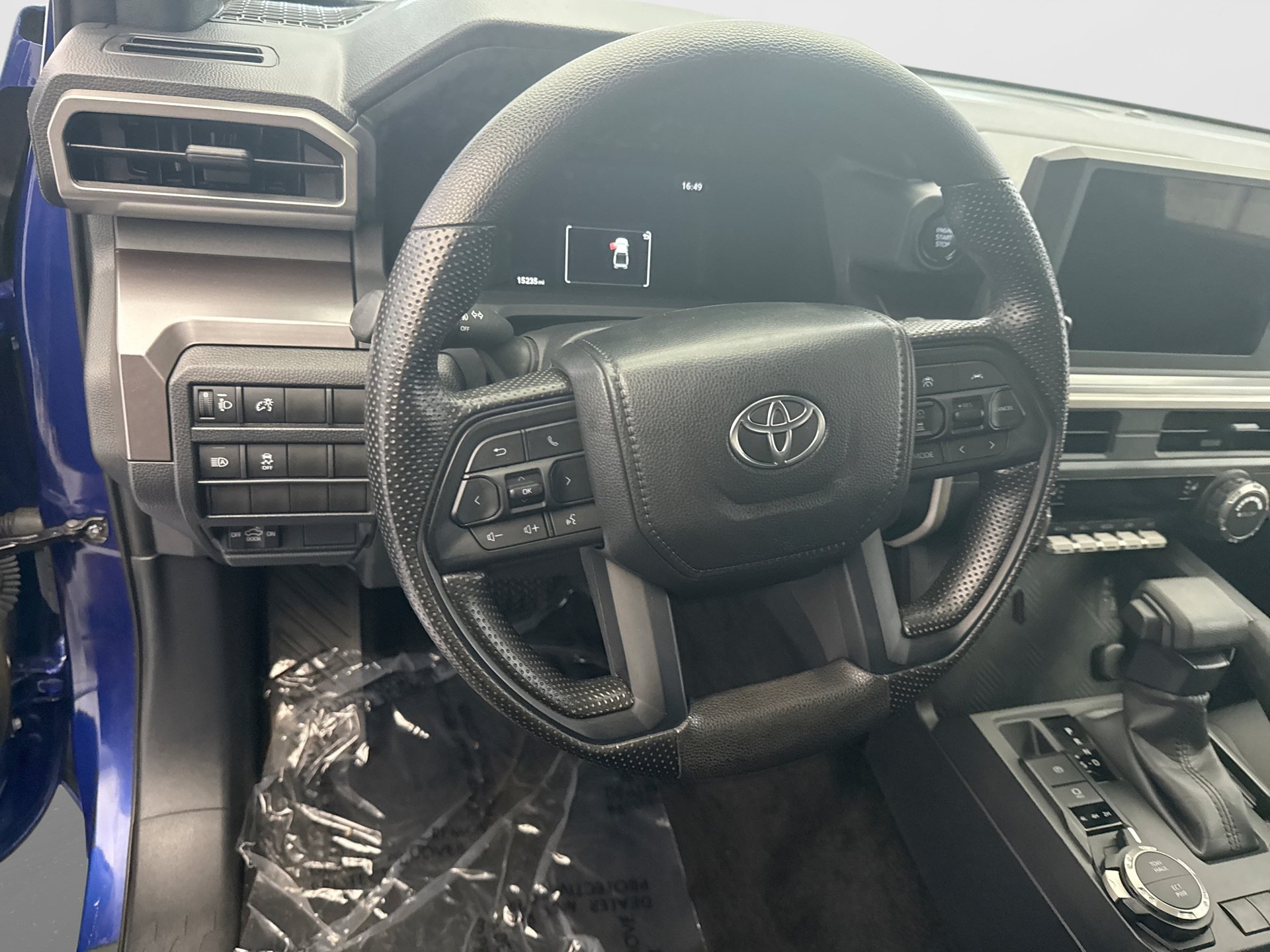Used 2024 Toyota Tacoma SR5 AWD/4WD image 12