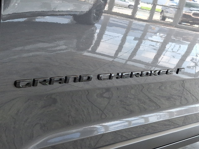 New 2026 Jeep Grand Cherokee Altitude AWD/4WD image 23