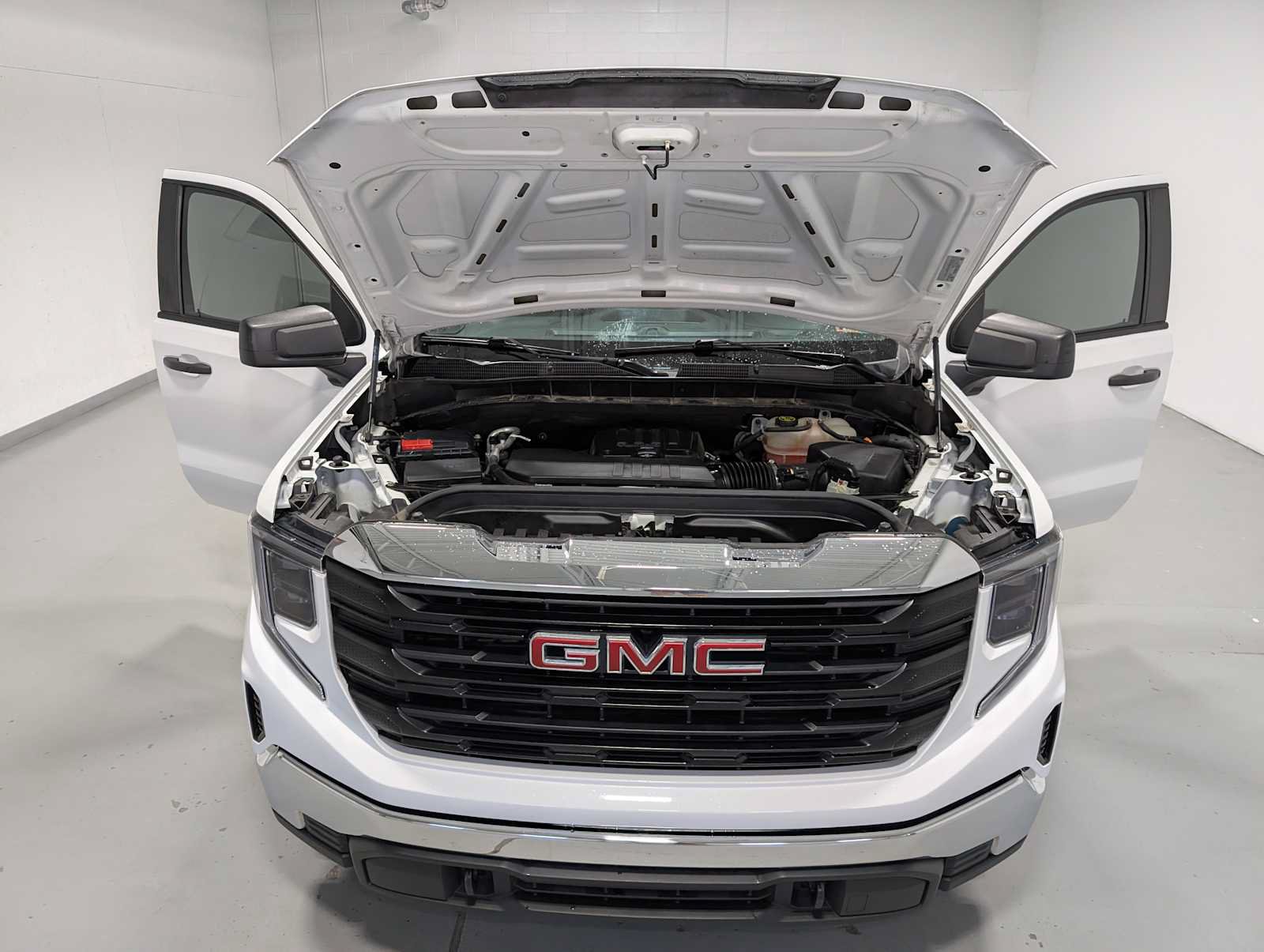 Used 2022 GMC Sierra 1500 Pro w/ Pro Value Package AWD/4WD image 14