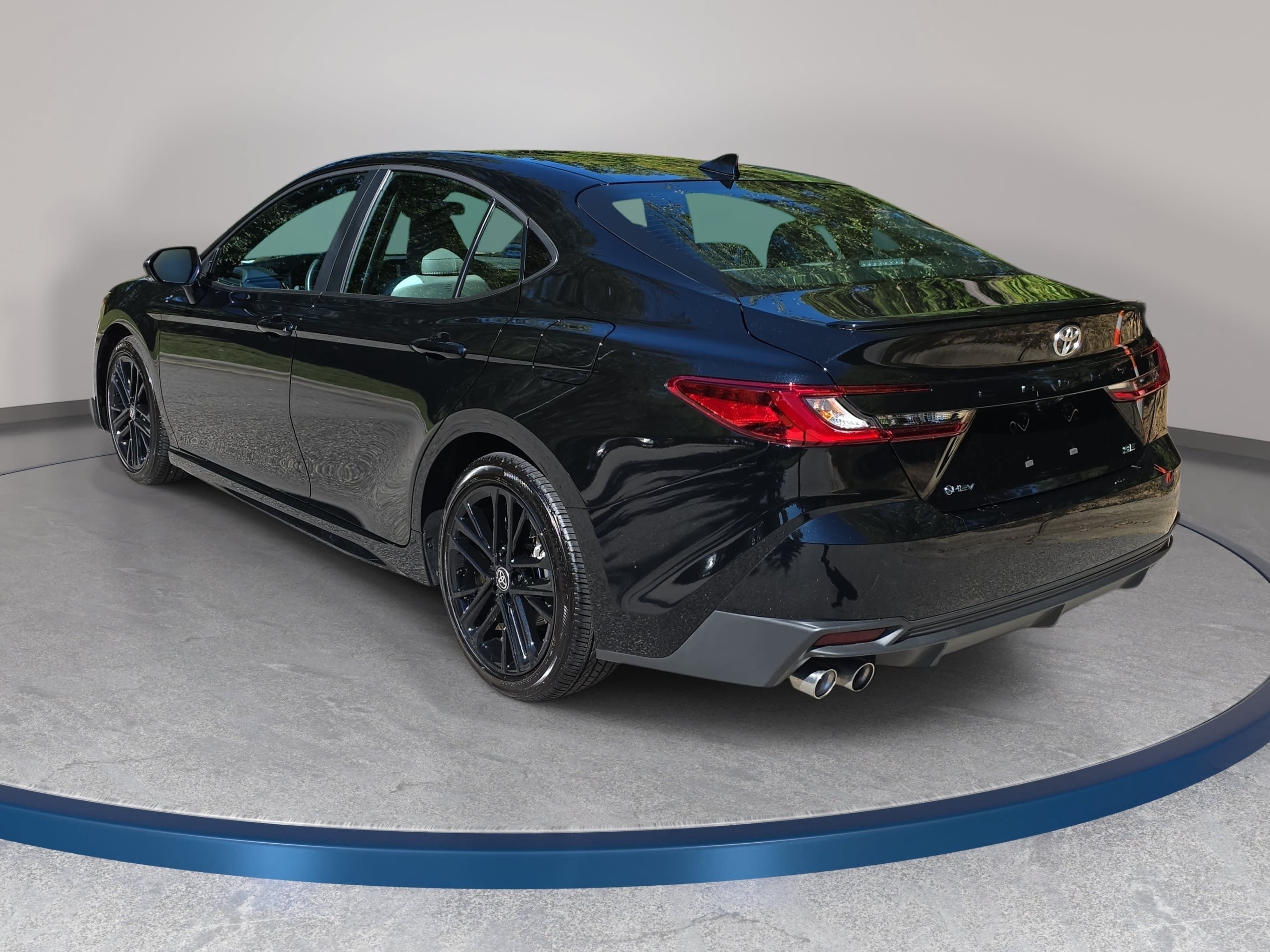 Used 2026 Toyota Camry SE FWD image 7