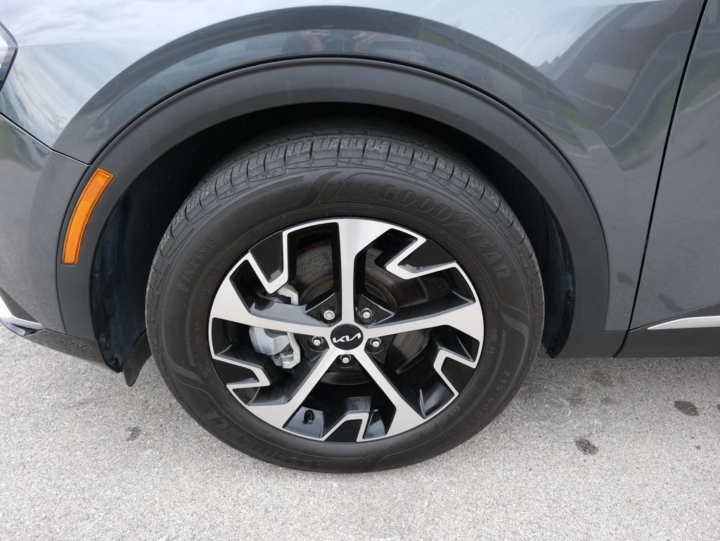 Used 2024 Kia Sportage EX FWD image 13
