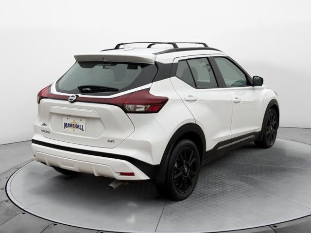 Used 2021 Nissan Kicks SR w/ SR Premium Package image 3