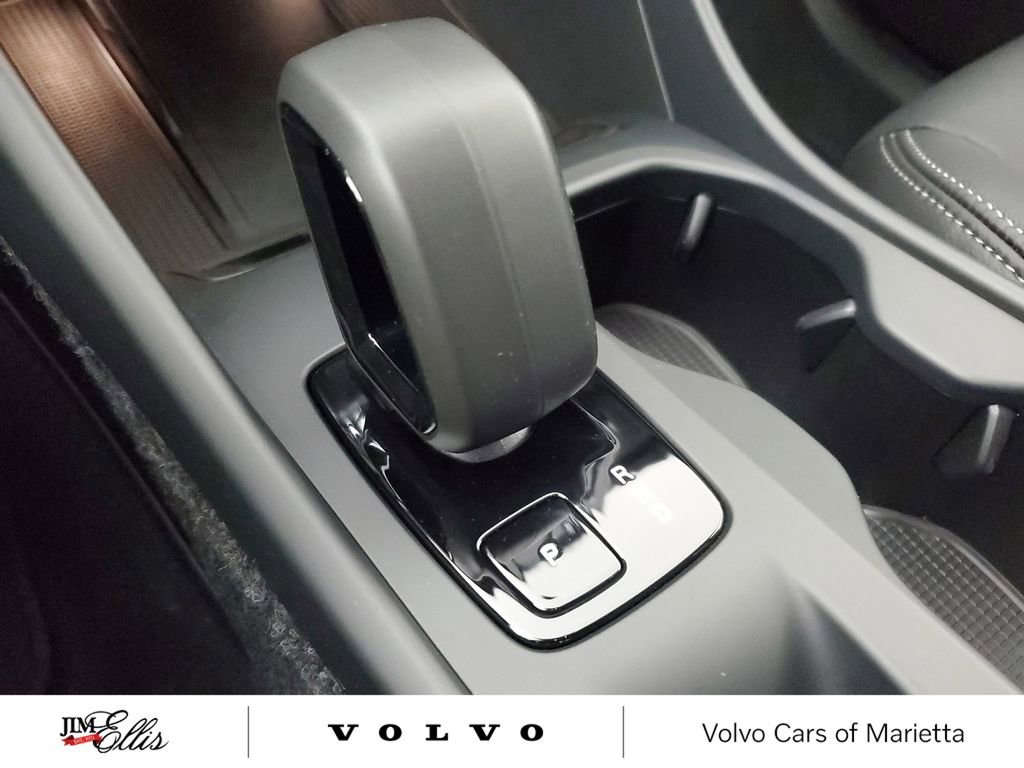Used 2026 Volvo XC40 B5 Core w/ Climate Package image 33