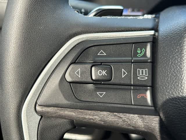 Used 2023 Jeep Grand Cherokee Limited w/ Luxury Tech Group II AWD/4WD image 22