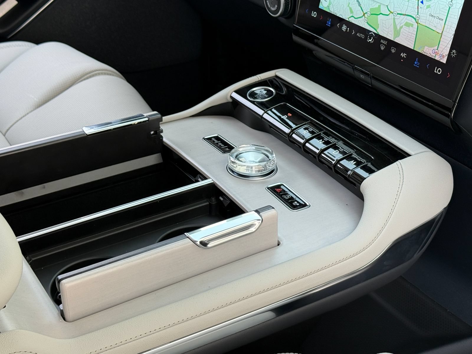 New 2026 Lincoln Navigator L Reserve AWD/4WD image 12