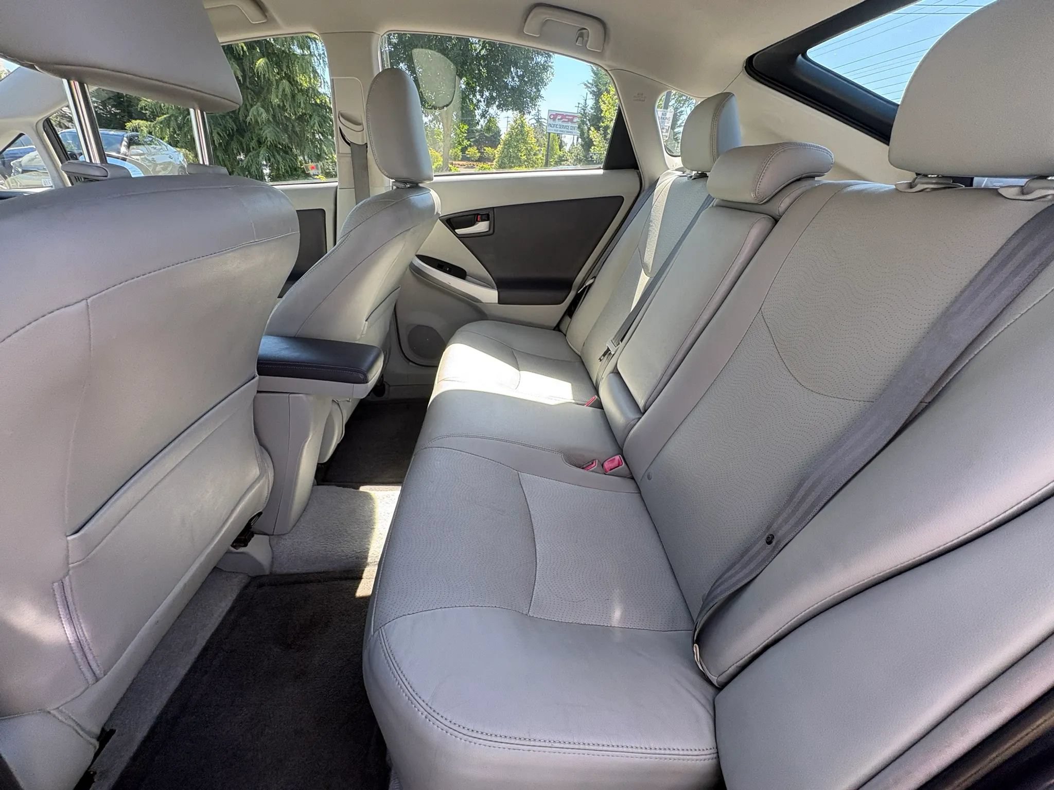 Used 2010 Toyota Prius Five FWD image 11
