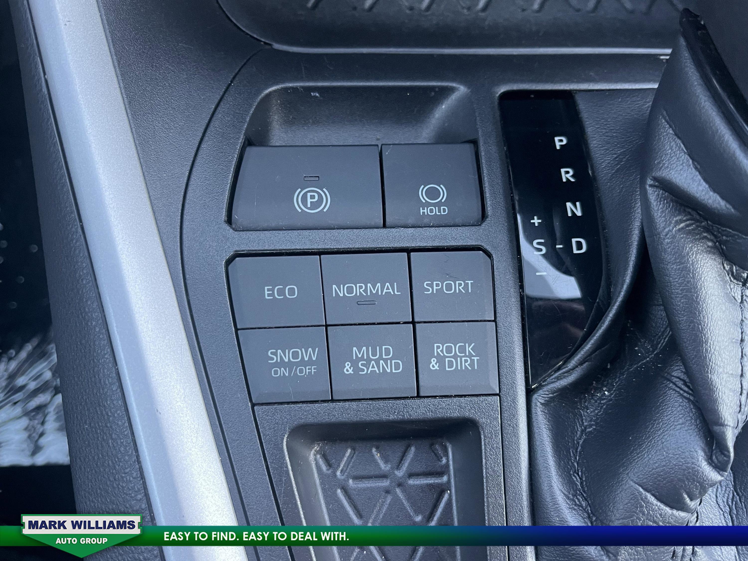 Used 2020 Toyota RAV4 LE image 17