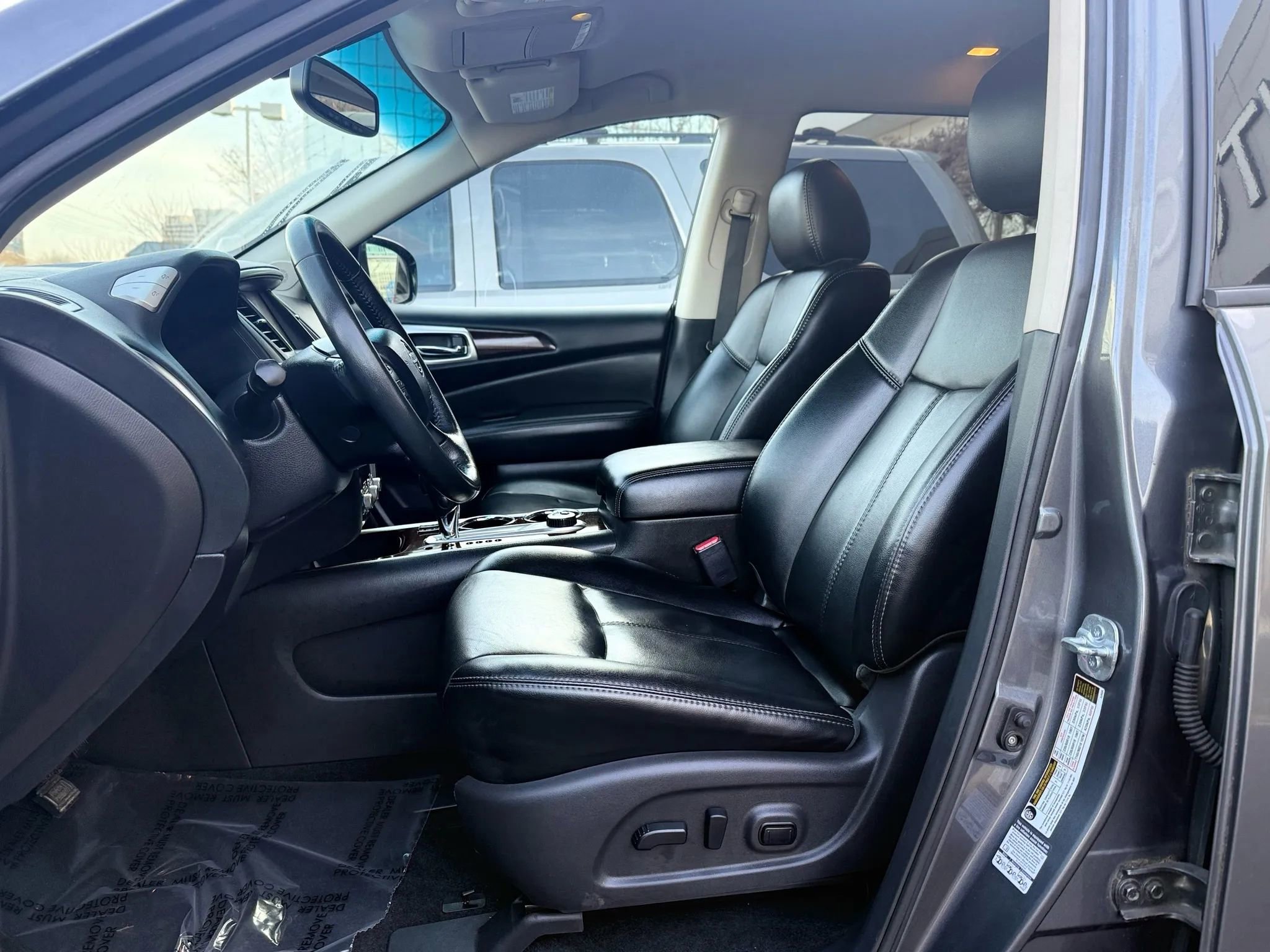 Used 2015 Nissan Pathfinder SL w/ SL Tech Package image 10