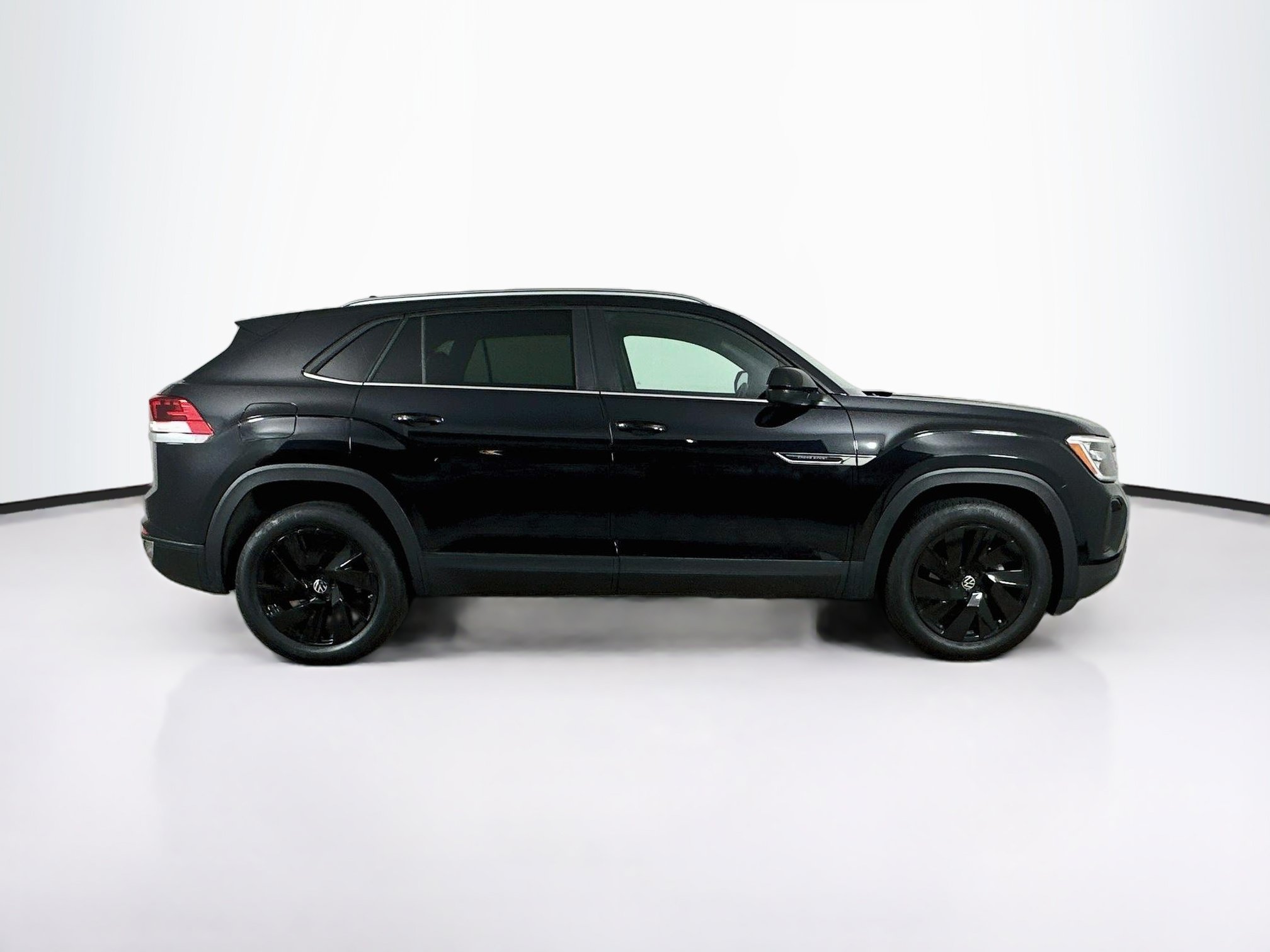 Used 2025 Volkswagen Atlas Cross Sport SE AWD/4WD image 10