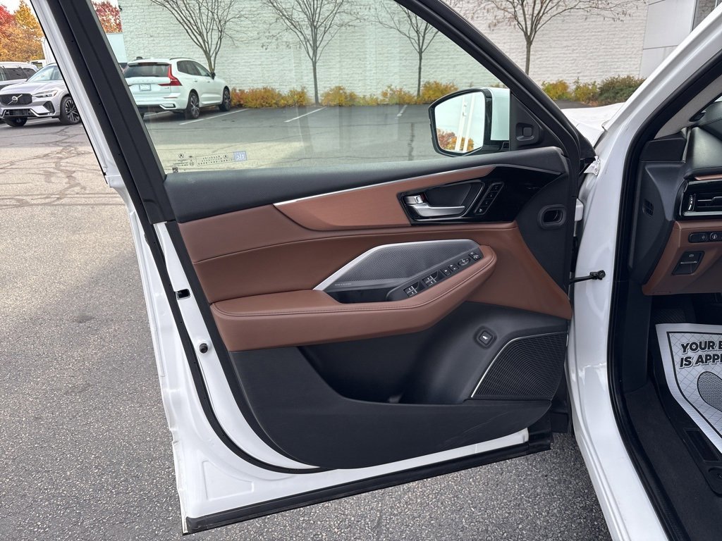Used 2025 Acura MDX w/ Technology Package image 16