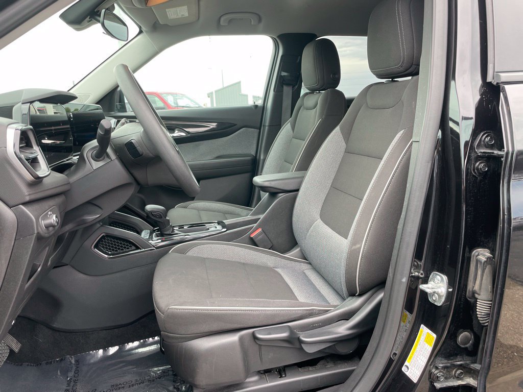 Used 2025 Chevrolet TrailBlazer LT AWD/4WD image 7