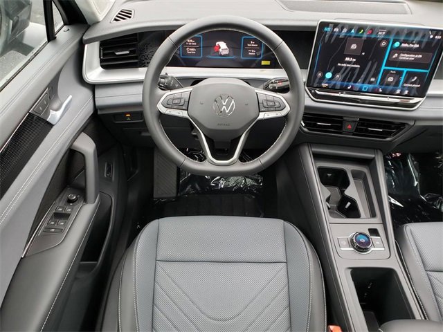 New 2025 Volkswagen Tiguan SE image 10