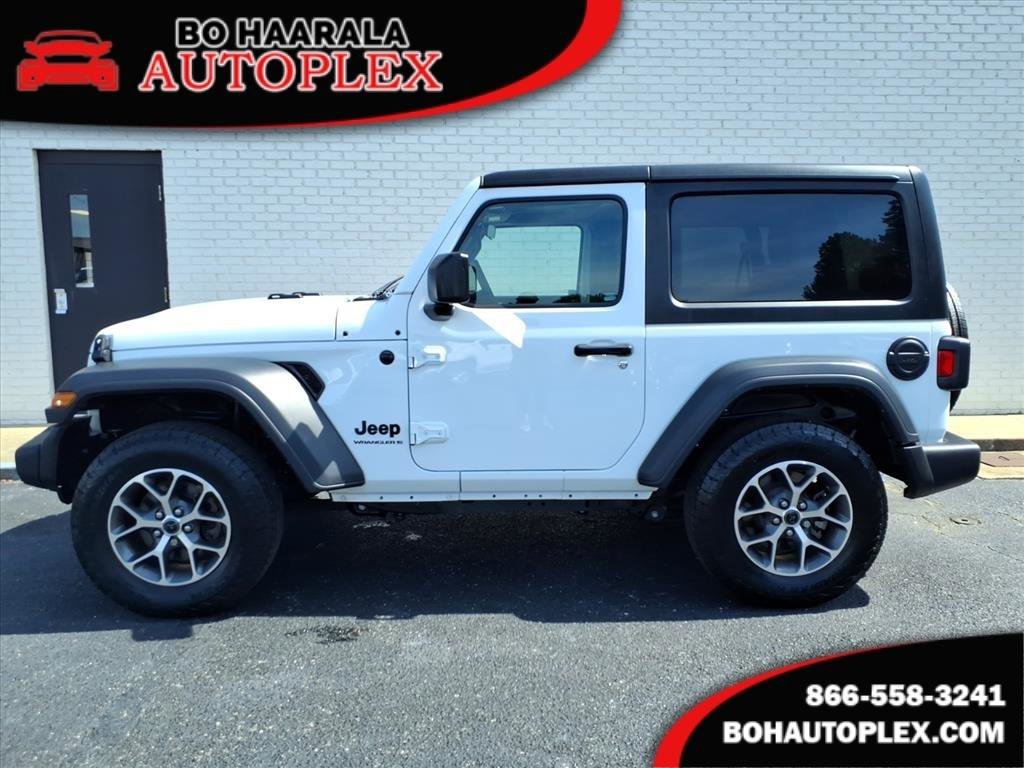 Used 2024 Jeep Wrangler Sport image 1