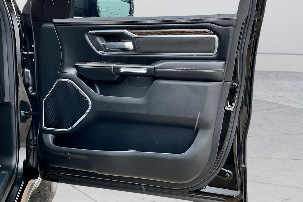 Used 2019 RAM 1500 Laramie AWD/4WD image 25