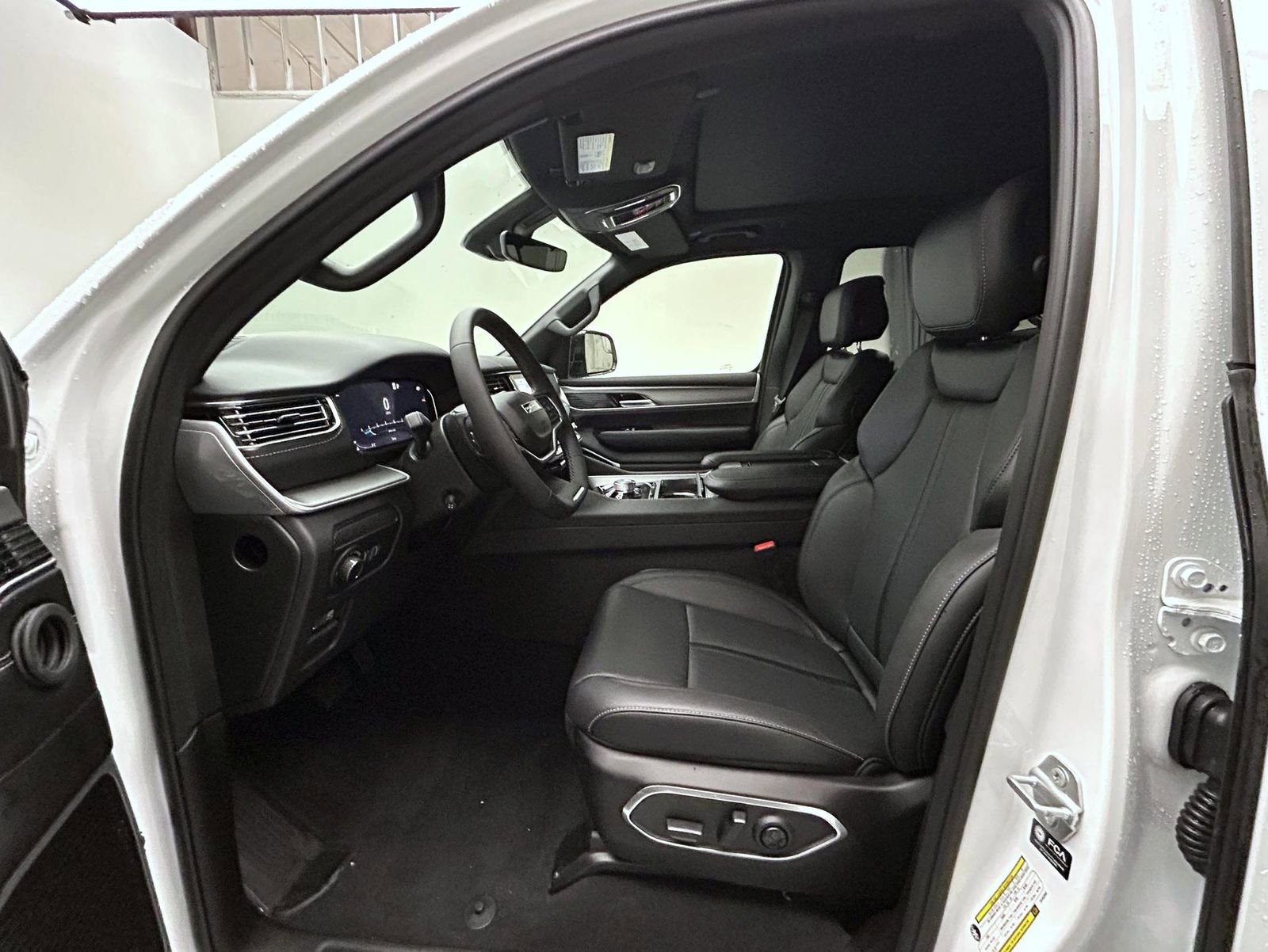 New 2026 Jeep Grand Wagoneer Limited AWD/4WD image 10