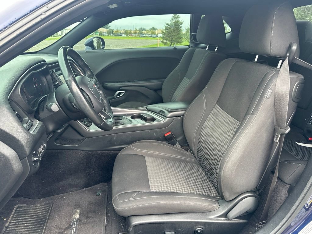 Used 2017 Dodge Challenger SXT w/ Blacktop Package RWD image 13