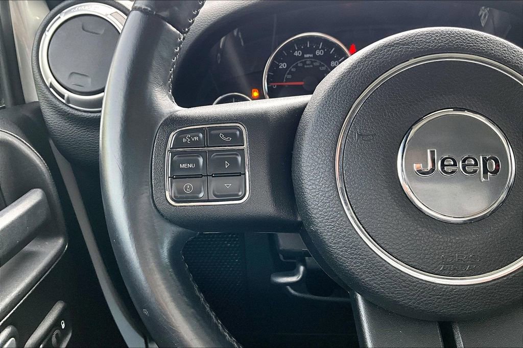 Used 2015 Jeep Wrangler Unlimited Sahara w/ Connectivity Group image 24