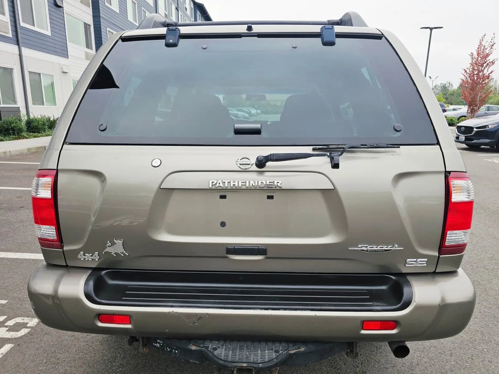 Used 2004 Nissan Pathfinder SE w/ (POP) SE Popular Pkg image 4