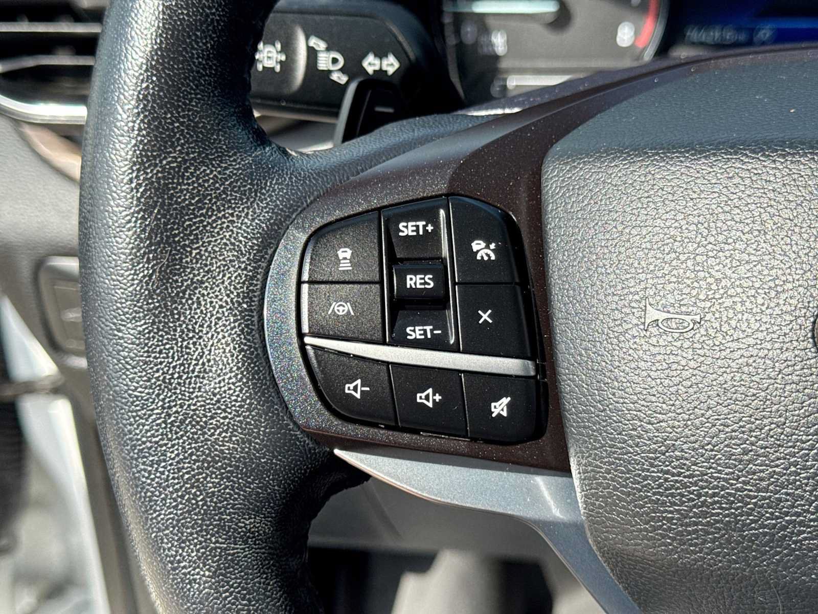 Used 2020 Ford Explorer Limited AWD/4WD image 25