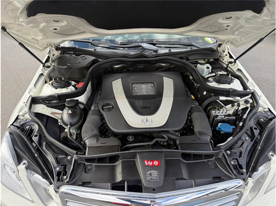 Used 2010 Mercedes-Benz E 350 4MATIC Sedan image 50