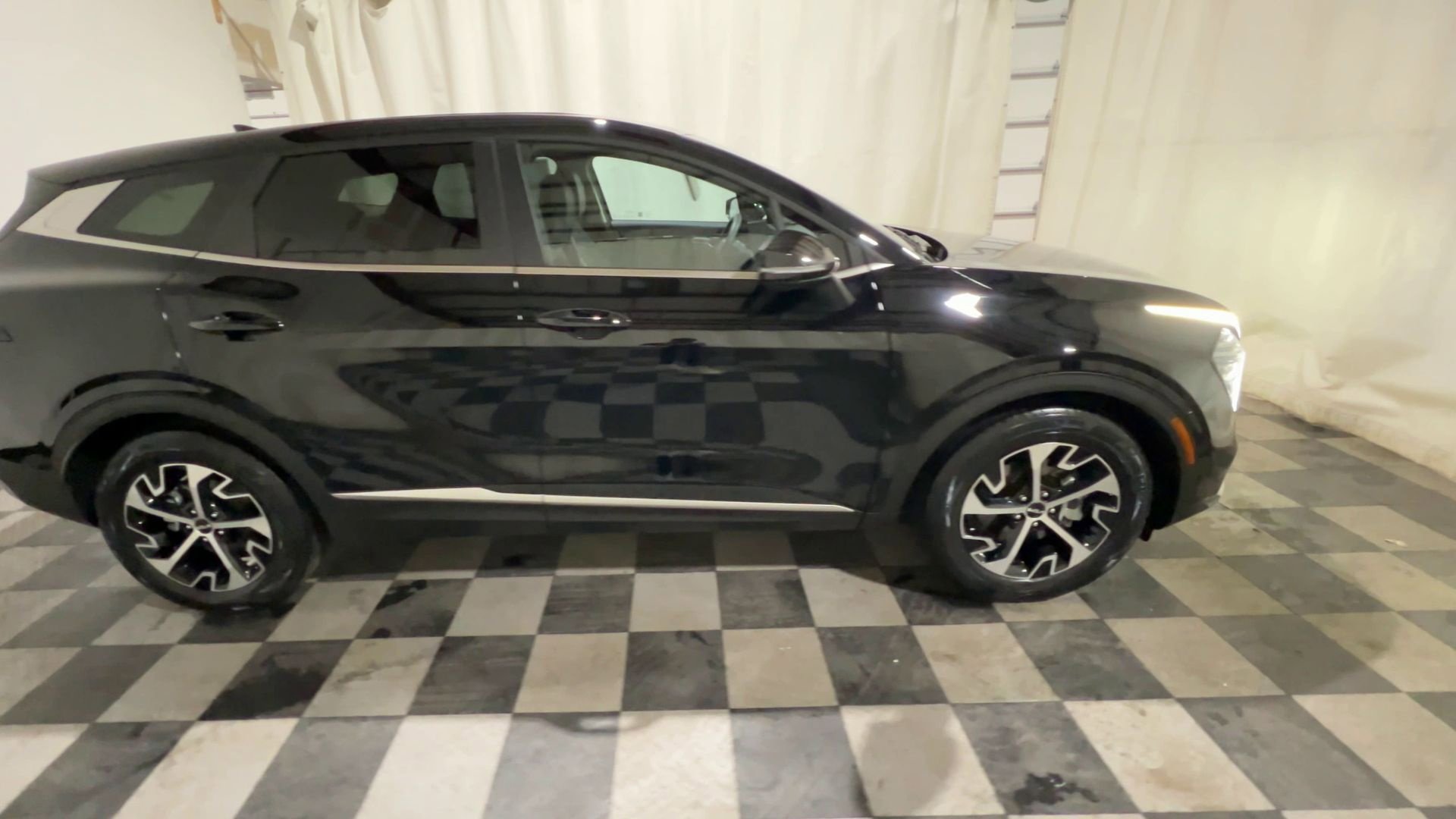 Used 2024 Kia Sportage EX FWD image 12