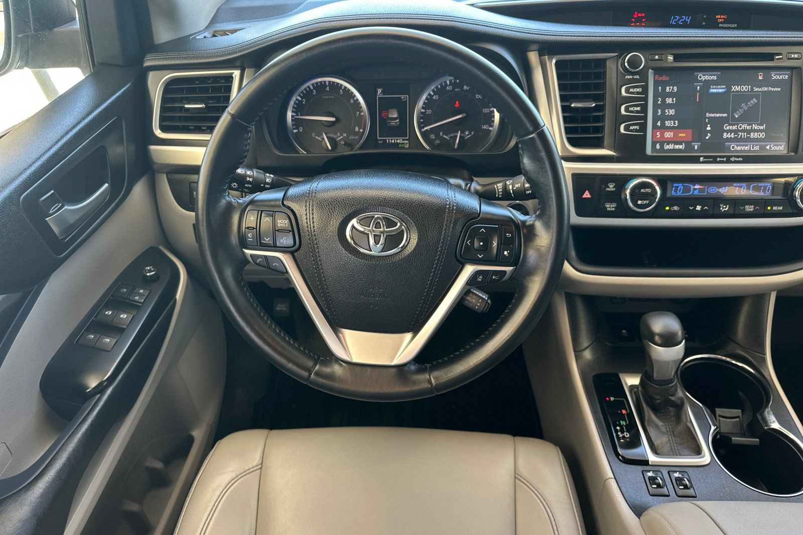 Used 2018 Toyota Highlander XLE AWD/4WD image 14