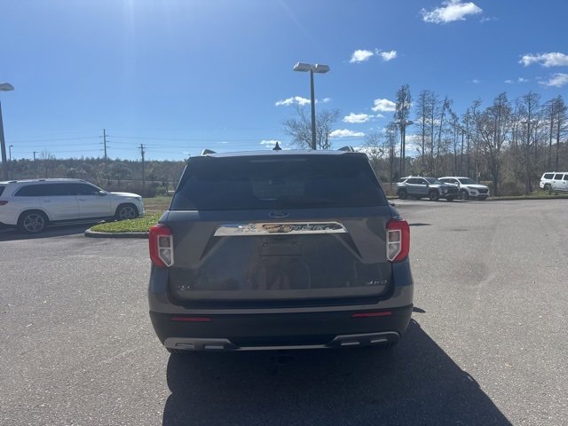 Certified 2022 Ford Explorer XLT w/ Equipment Group 202A image 4