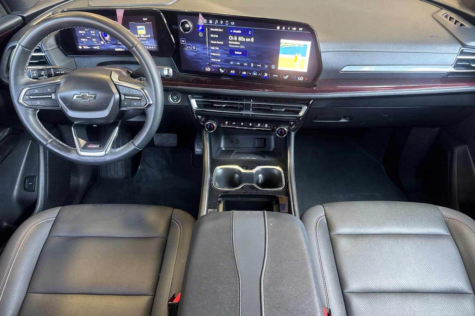 Used 2025 Chevrolet Traverse Z71 AWD/4WD image 16