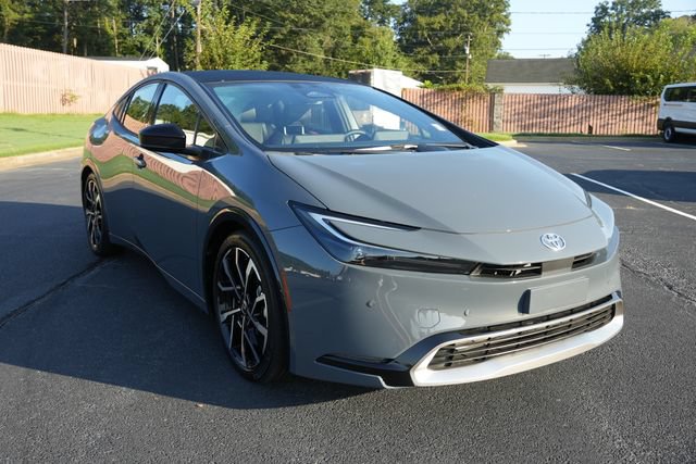 Used 2026 Toyota Prius Plug-In Hybrid FWD image 1