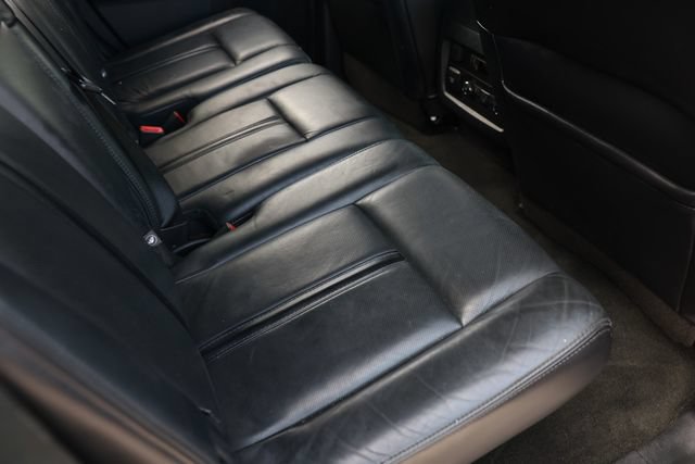 Used 2016 Lincoln Navigator Select RWD image 15